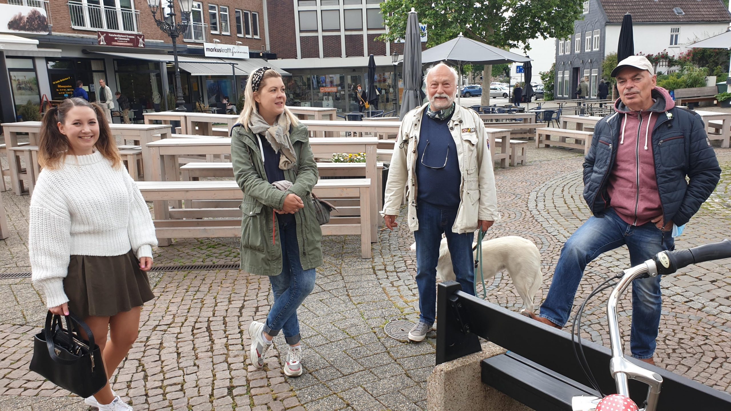 Abb. 3 Co-creating ideas on-site in a lively neighbourhood in Herford