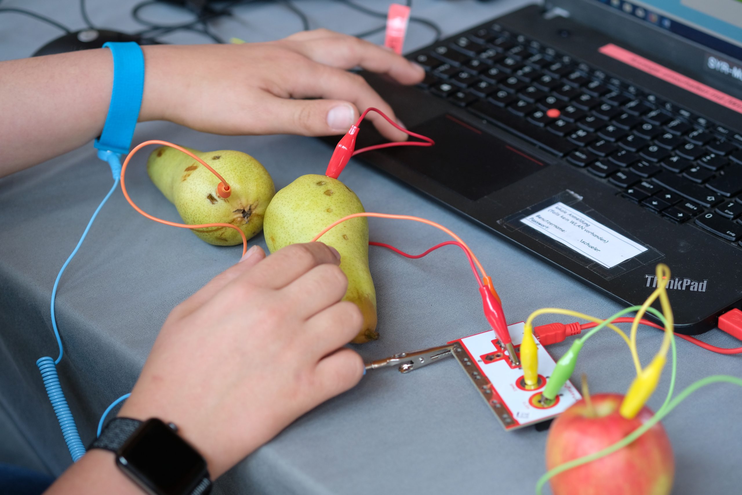 Maker Faire OWL. Das Festival fr Inspiration, Kreativitt und Innovation im Gterbahnhof Herford.