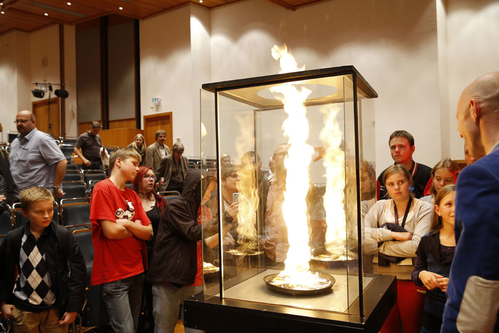 2014_Essen_Kneffel_72dp_0154-1024×683 WissensNacht Ruhr 2014, Essen, 02.10.2014, Haus der Technik, Fotograf: Michael Kneffel